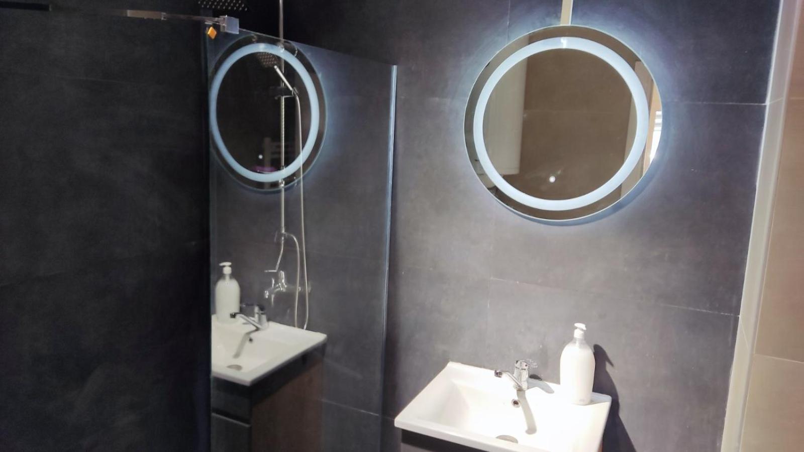 Sky View Luxury Center Skopje Apartments Ngoại thất bức ảnh